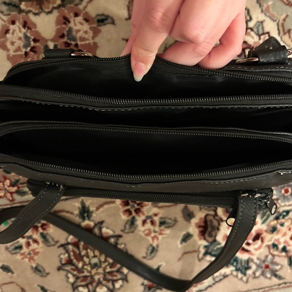 Y2K Rossetti Shoulder Bag w/ Silver Hardware - Picture 6 of 7